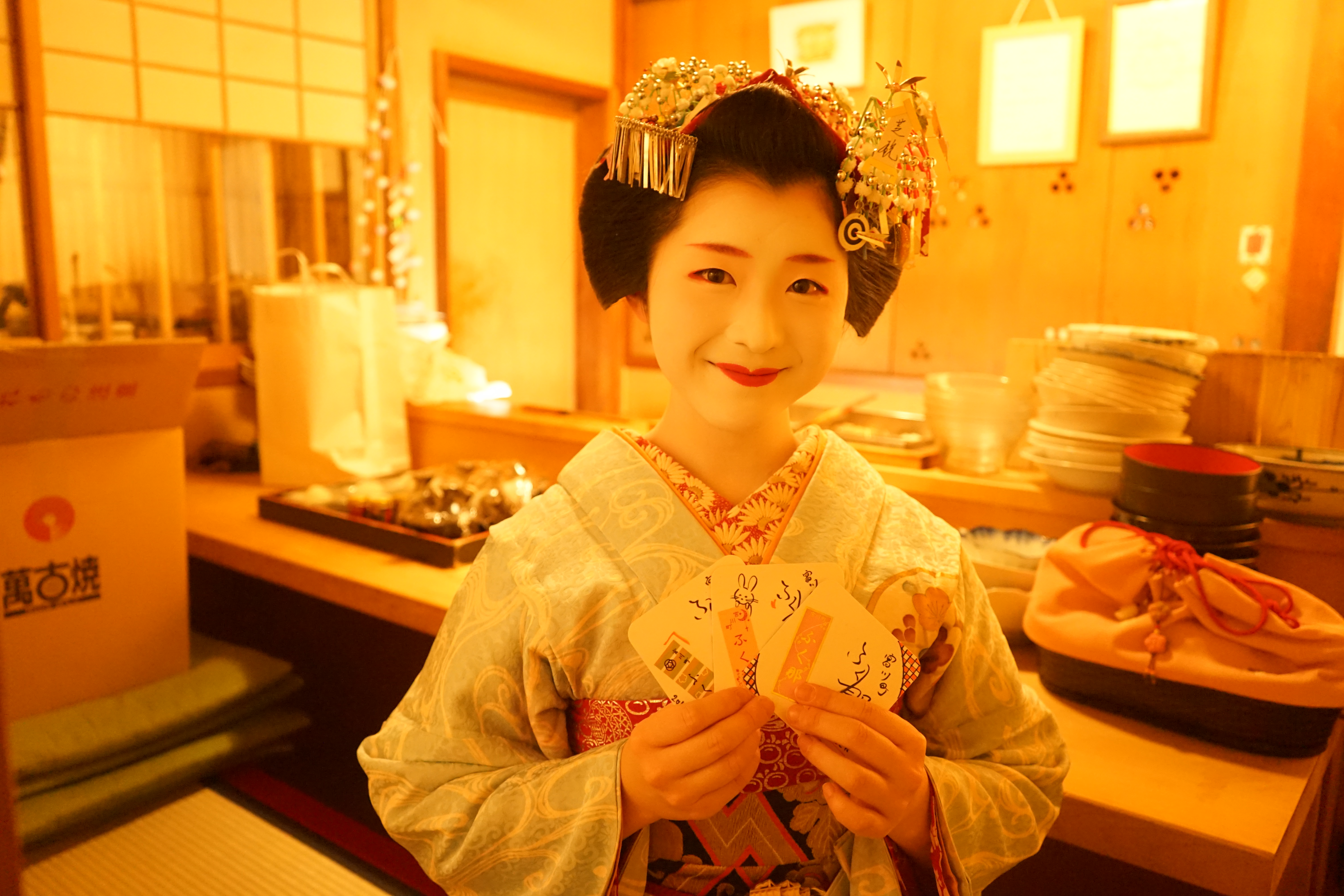 Authentic Kyoto Geisha and Maiko traditional dance performance at Yasakadori Enraku